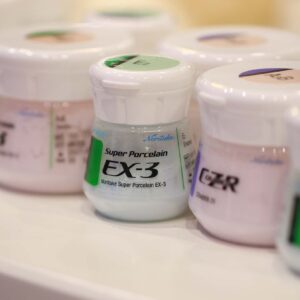 dentalmarket.lv-Kuraray-Noritake-Super-Porcelain-EX3_cs2q-79.jpg EX-3 Enamel
